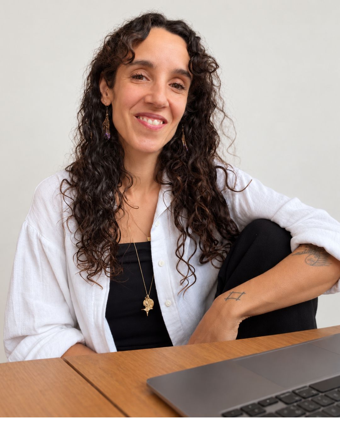 Nadia, German language coach, at her desk